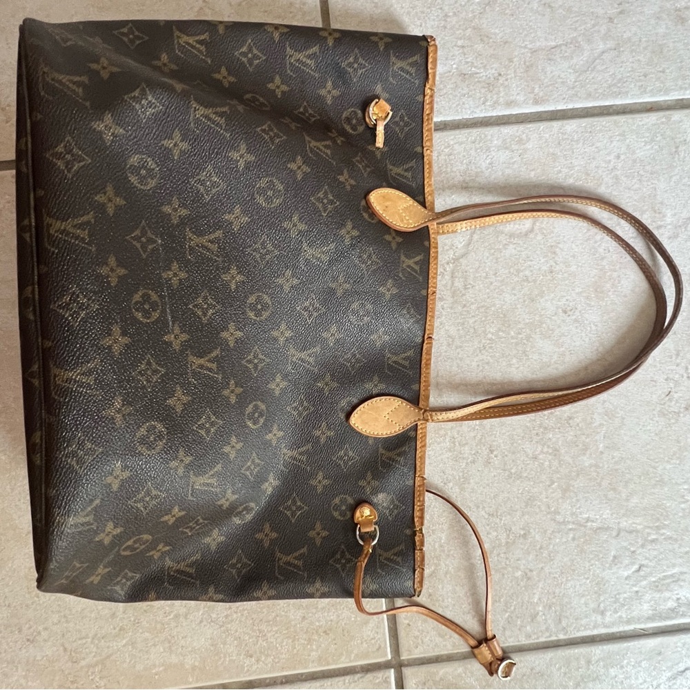Louis Vuitton Monogram Neverfull MM - Picture 10 of 14